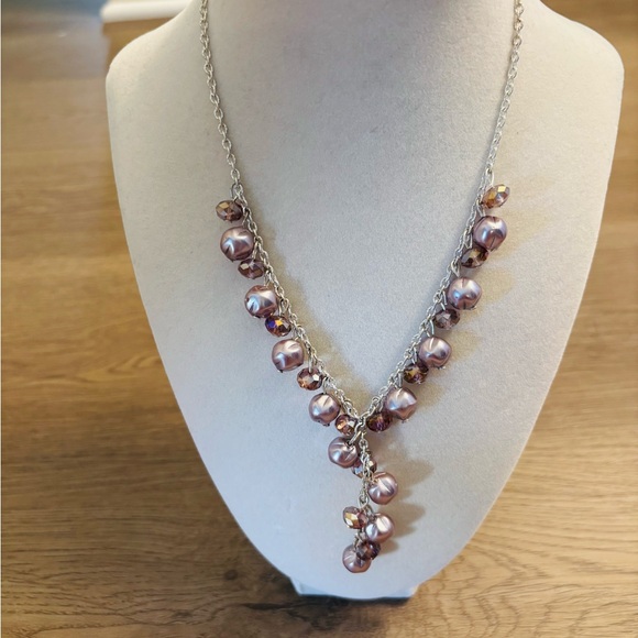 Elegant Silver and Purple Pearl Tone Necklace - Picture 1 of 4
